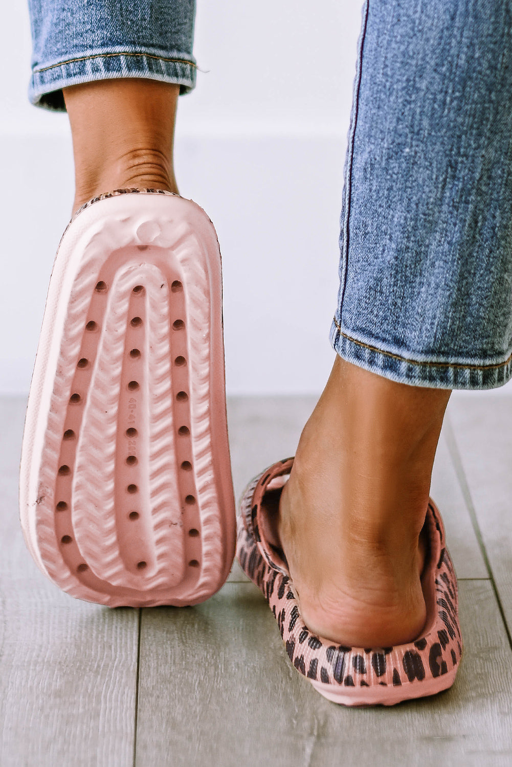 Pink Leopard Print Thick Sole Slip On Slippers