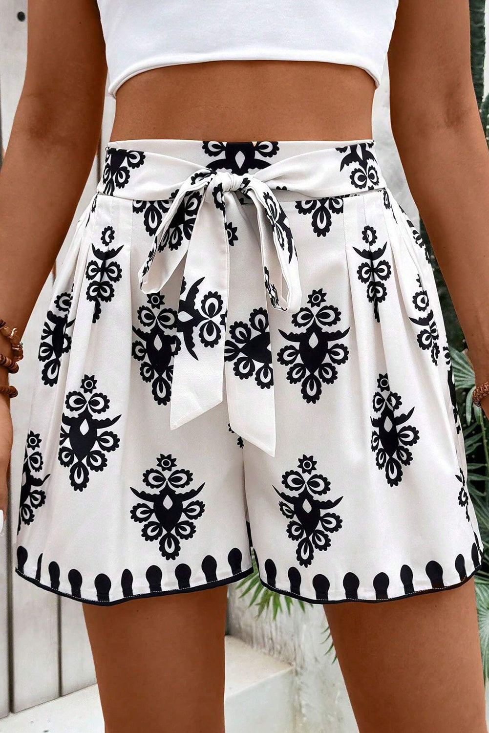 Black Tribal Geometric Print Belted High Waist Casual Shorts